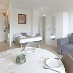 With Huge Terrace Close To The Beach-clim Mobile- Benakey * Cannes