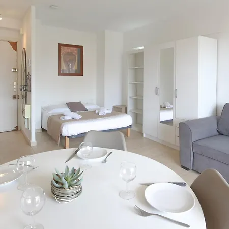 Huge Terrace Close To The And The Palais -clim- Terrace- Benakey * كان