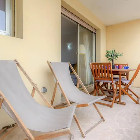 With Huge Terrace Close To The Beach-clim Mobile- Benakey Daire *
