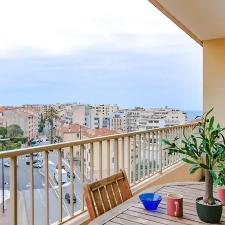 Huge Terrace Close To The And The Palais -clim- Terrace- Benakey *